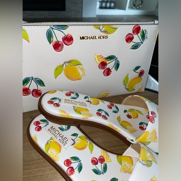 Michael Kors Jet Set Travel Large Sequined Fruit Print Wristlet - Picture 4 of 7